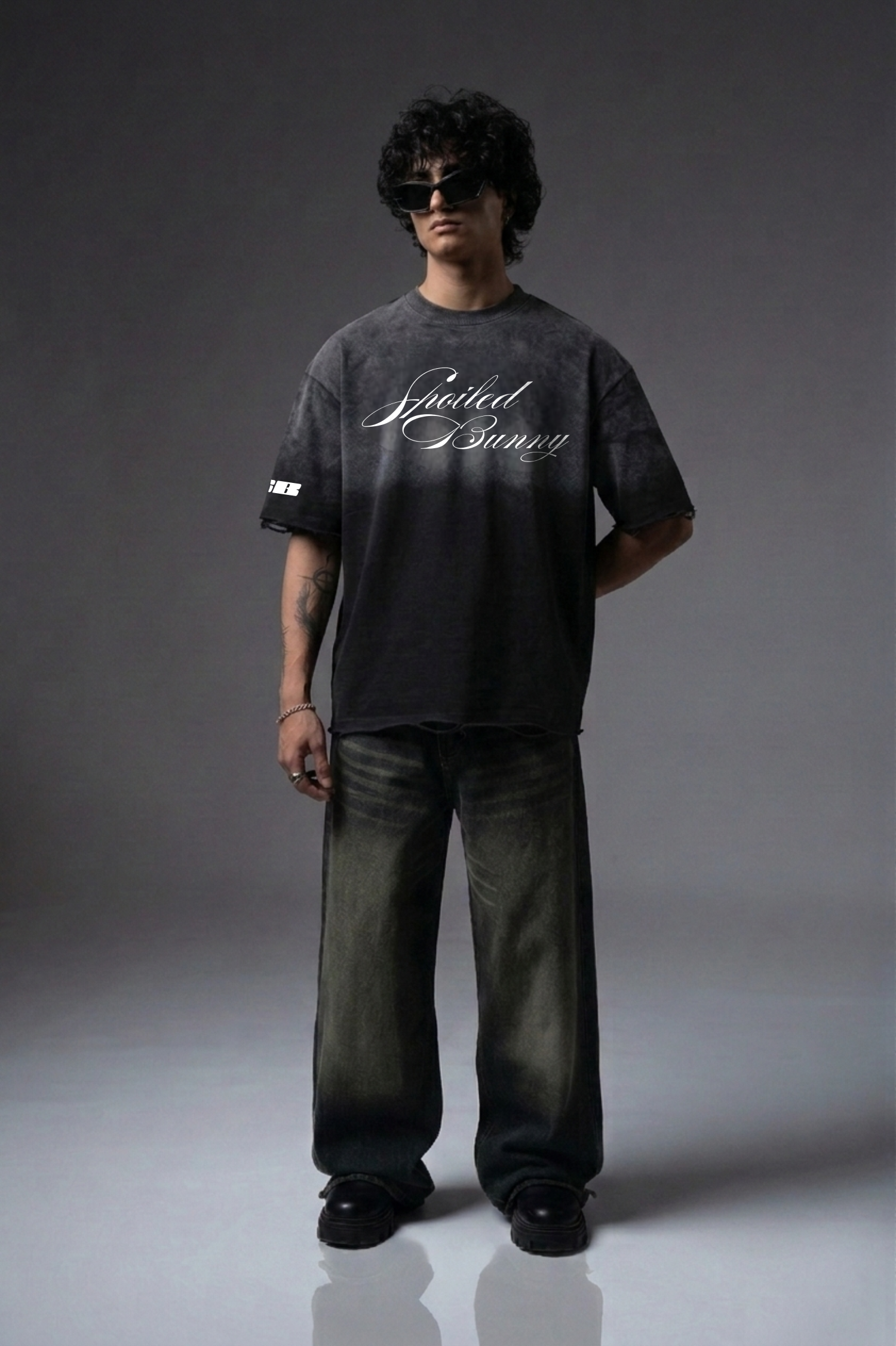 ALL EYES OVERSIZED TEE